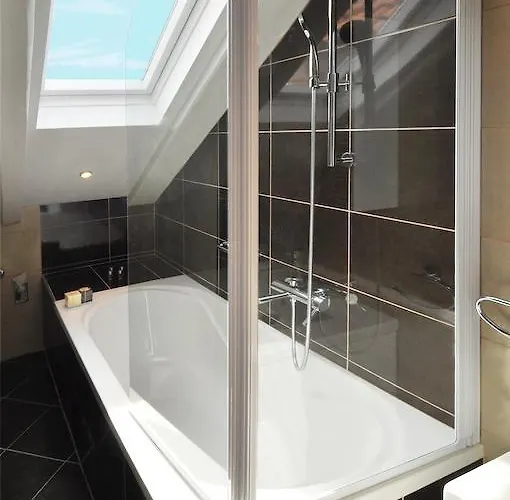 Deluxe & Sarella Апартаменты *